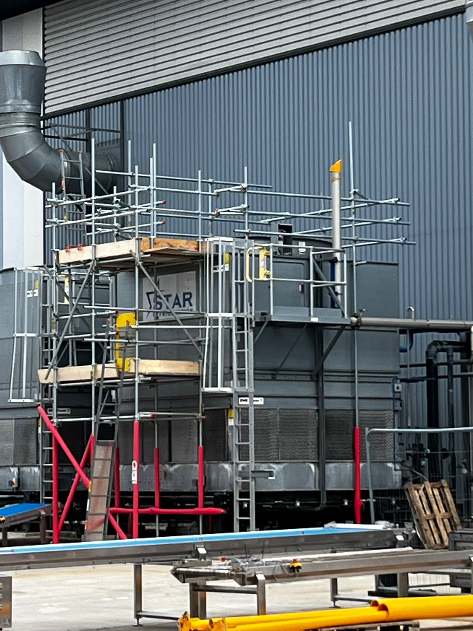Industrial scaffolding at Butternut Box, Doncaster – safe access to chiller roof